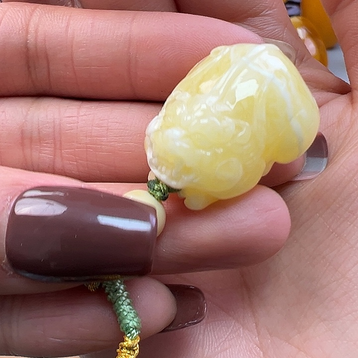 蜜蜡未镶嵌珠宝奇石