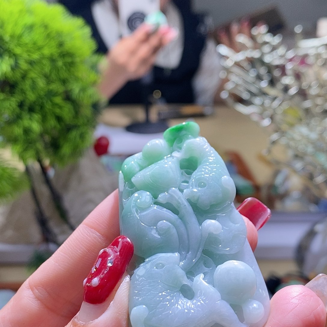 【闪购商品】翡翠颈饰未镶嵌鱼