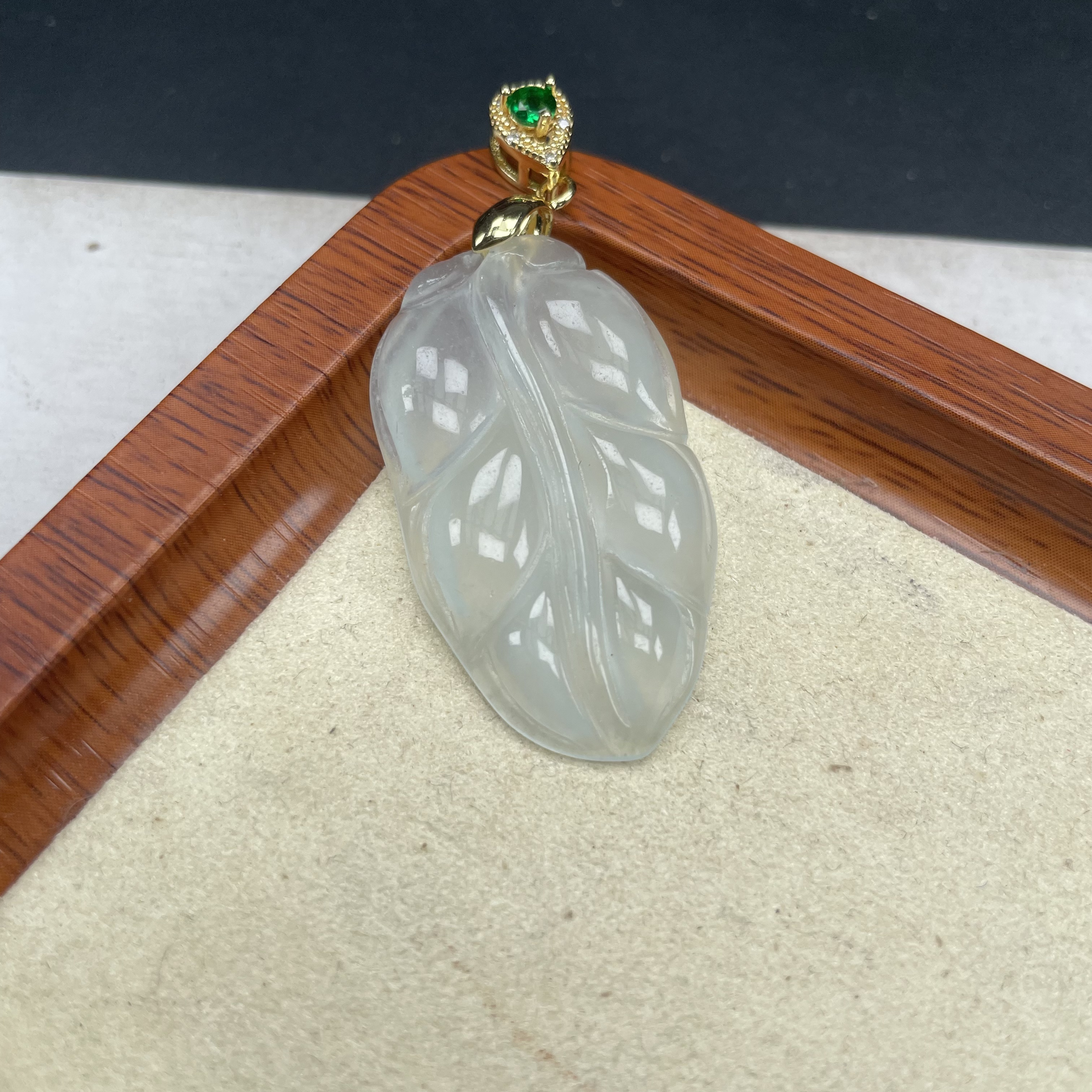 A651白冰叶子吊坠