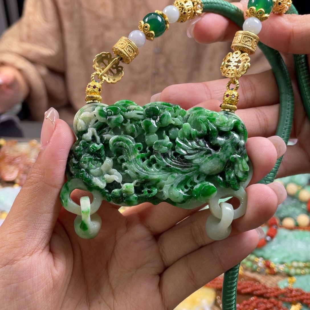 翡翠未镶嵌颈饰代编织