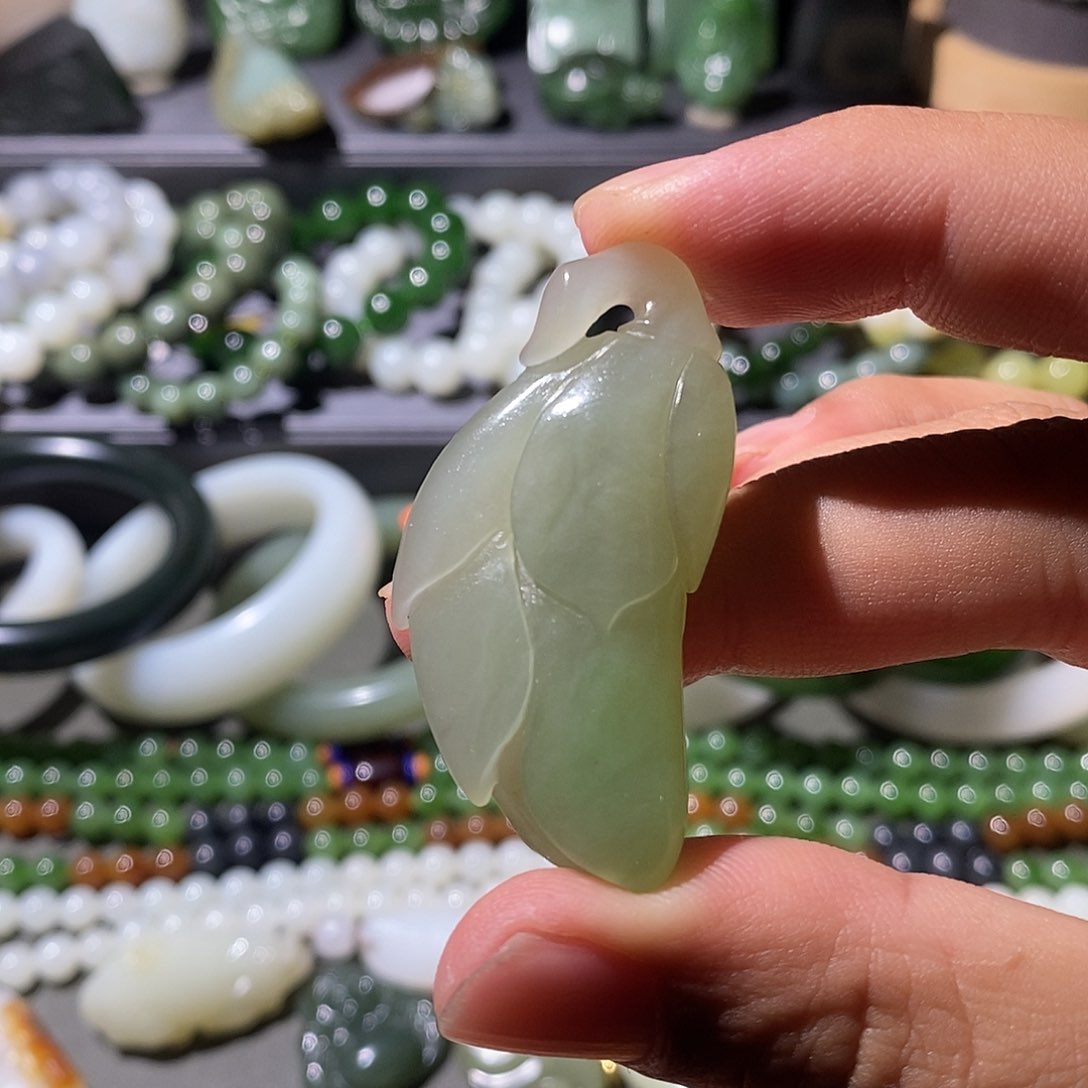 和田玉颈饰未镶嵌