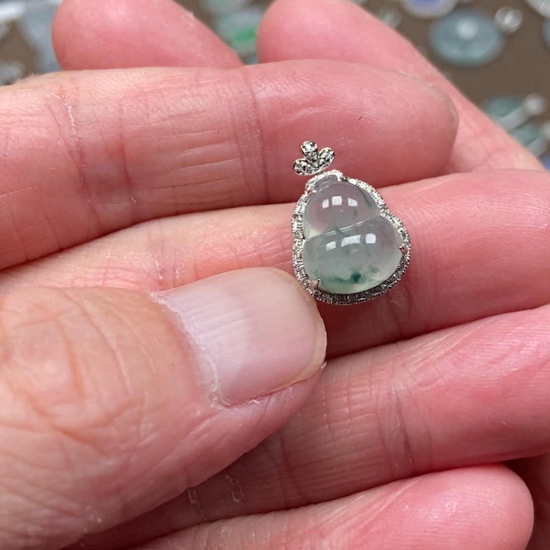 翡翠颈饰18K金镶嵌葫芦