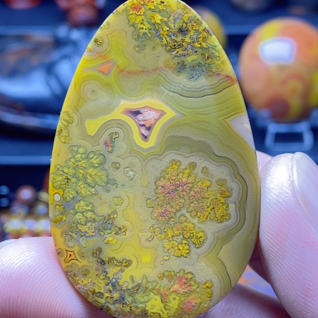 绩***师玛瑙/玉髓未镶嵌颈饰