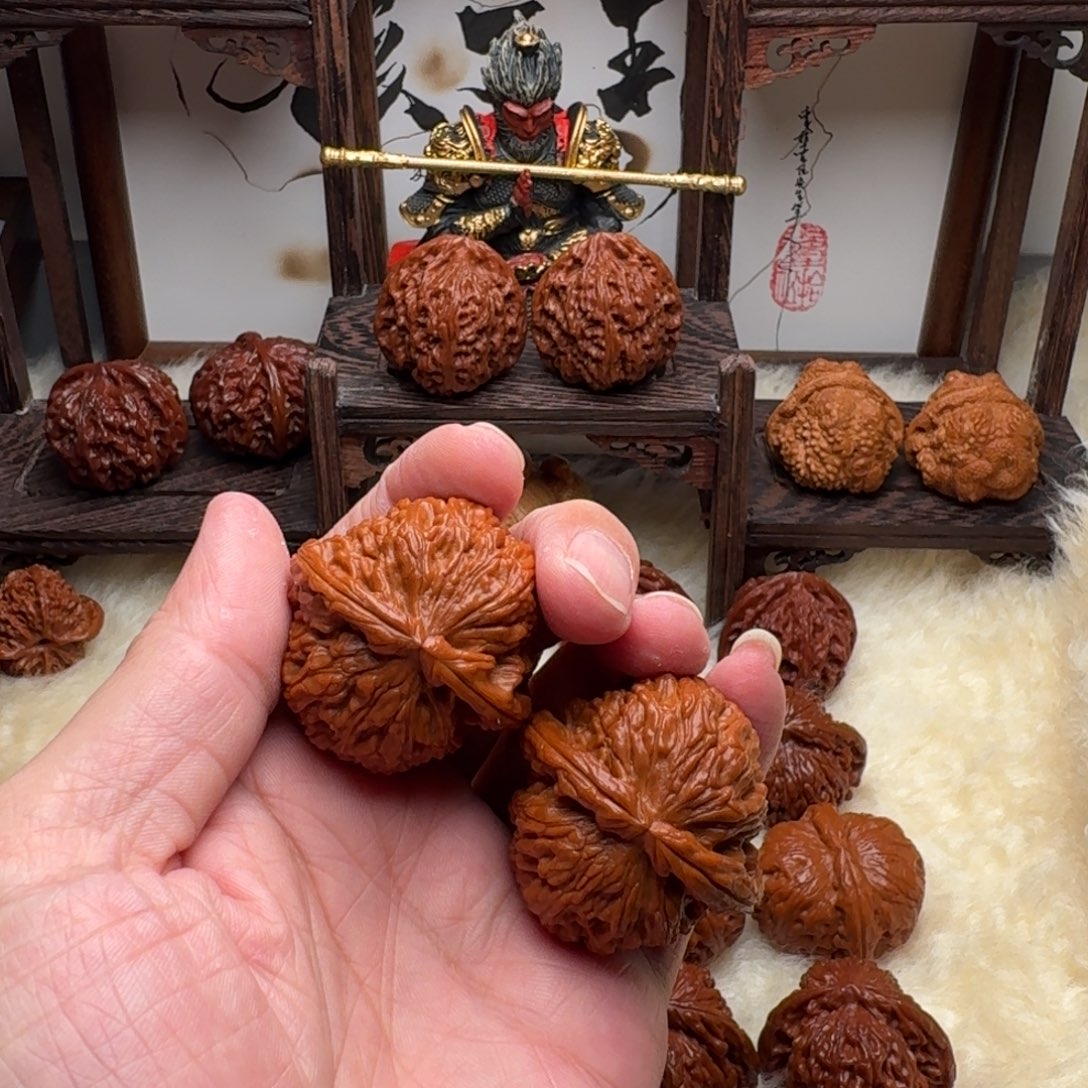 文玩核桃吊坠劉****-白狮子