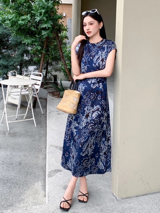 MZ迪+青花瓷风收腰飞飞袖复古印花长款吊带夏季宴会连衣裙女-D116