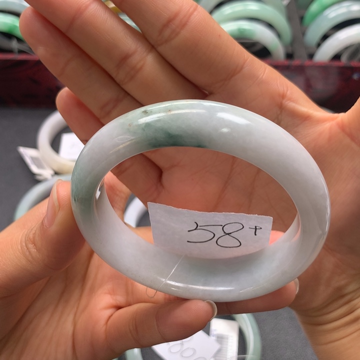 未镶嵌手镯翡翠戈****?手镯