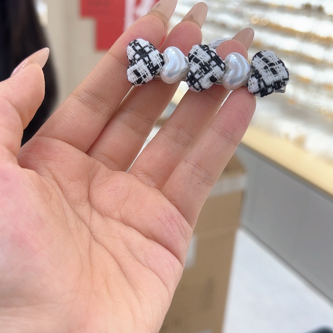 布艺铁合金珍珠夹子