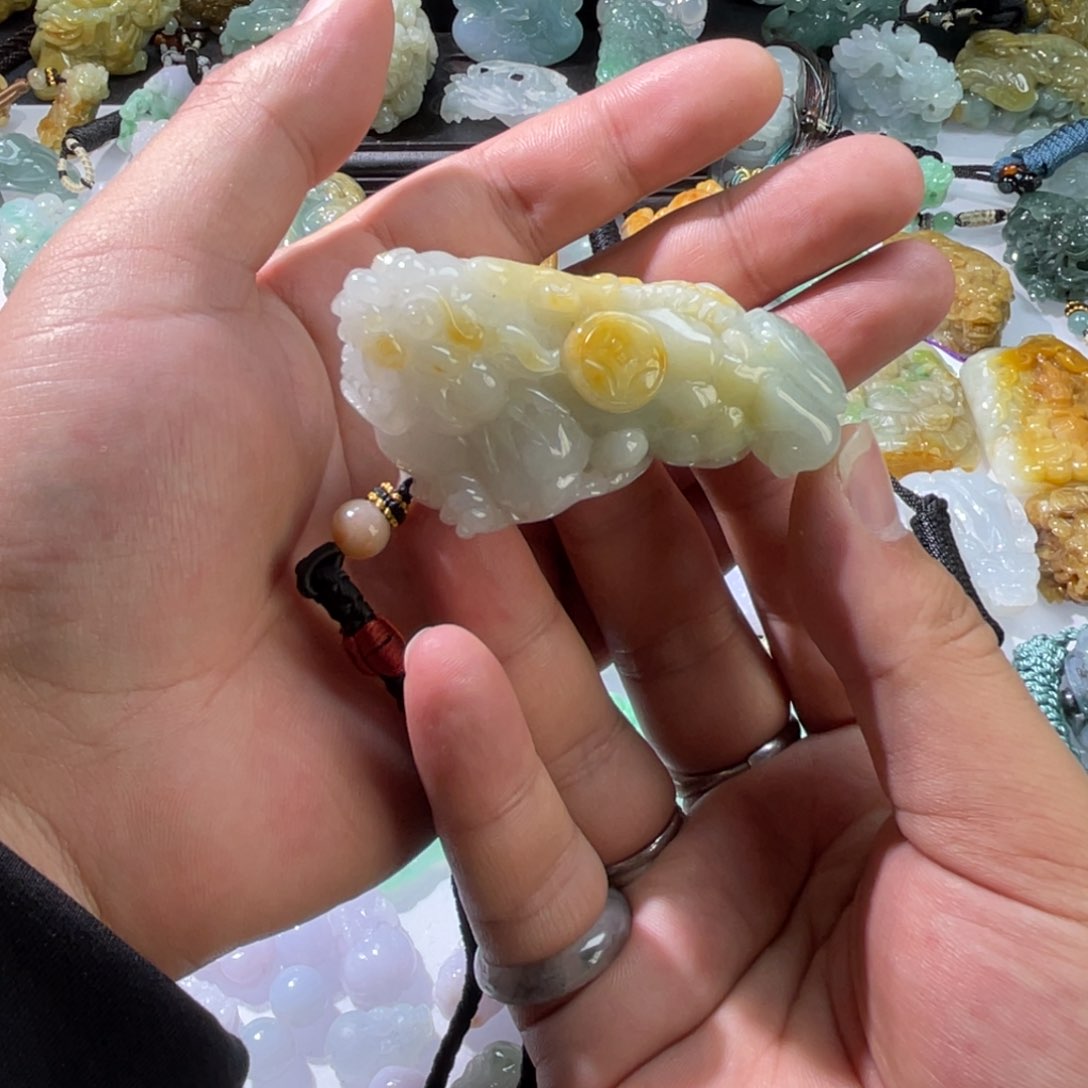 翡翠颈饰未镶嵌天然