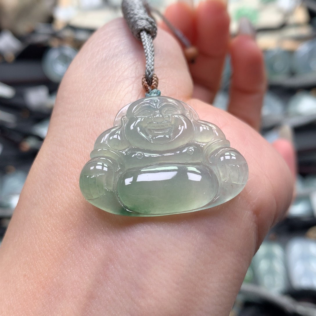 翡翠颈饰未镶嵌佛公