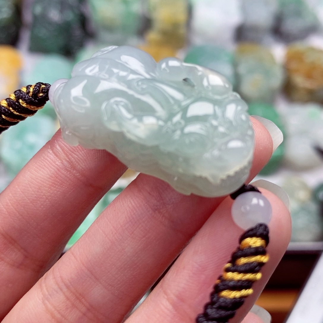 翡翠颈饰未镶嵌翡翠