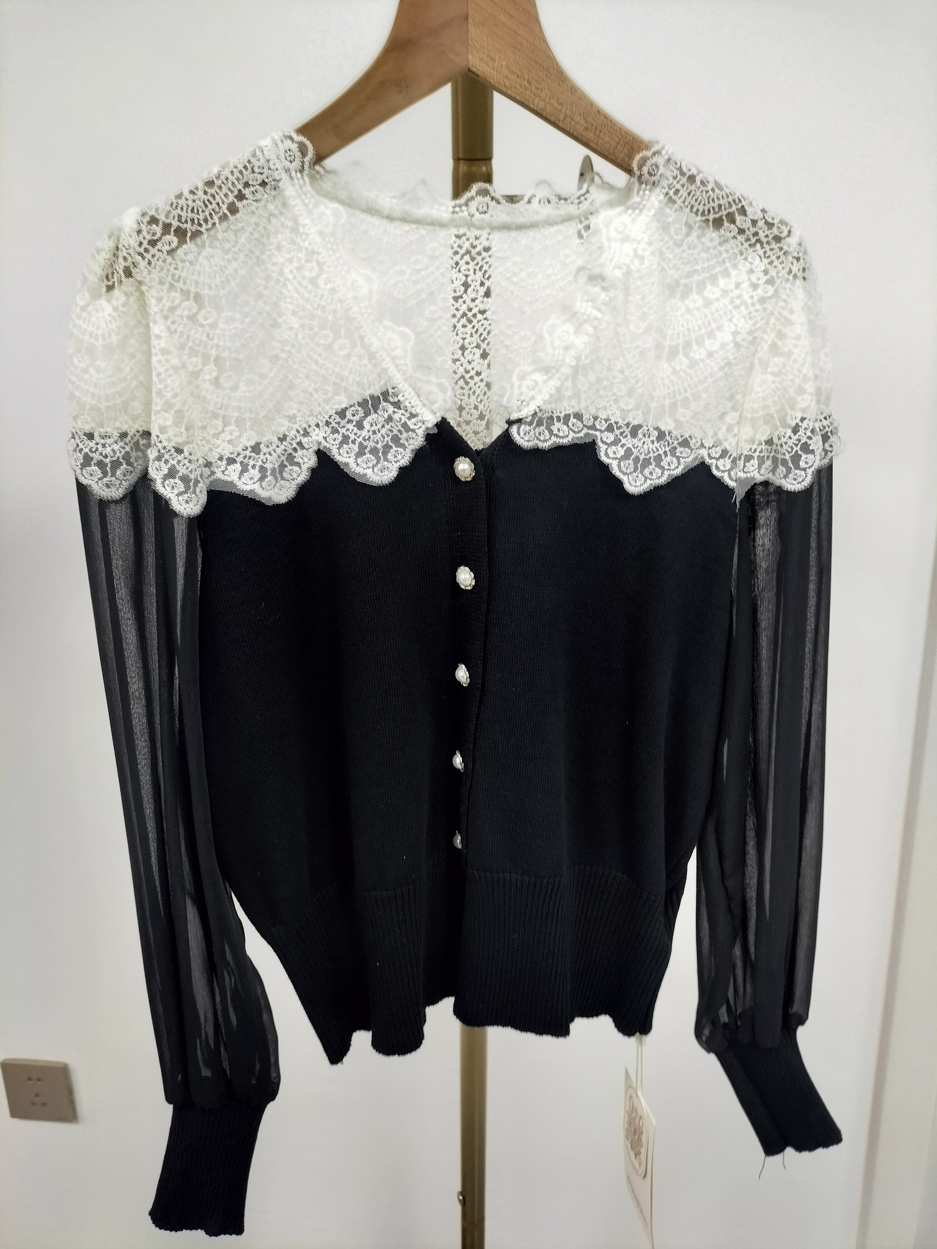 5972-镂空灯笼袖针织衫女装百搭黑色上衣时尚长袖