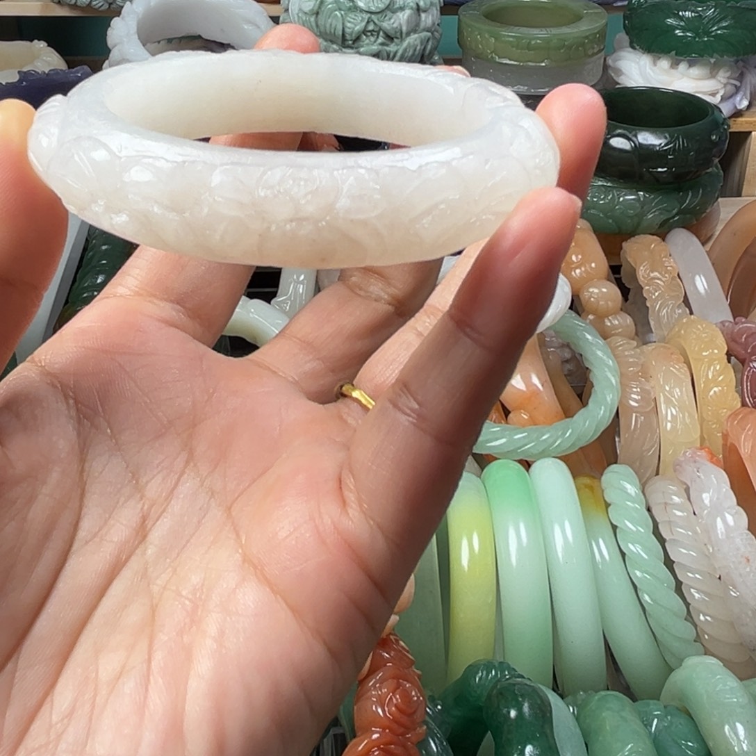 石英质玉未镶嵌手镯