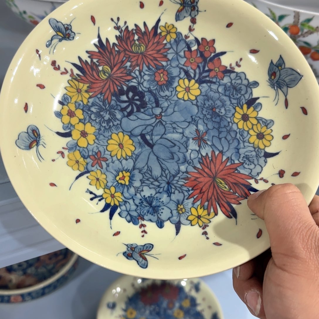 瓷片瓷器和陶瓷艺术作品展览