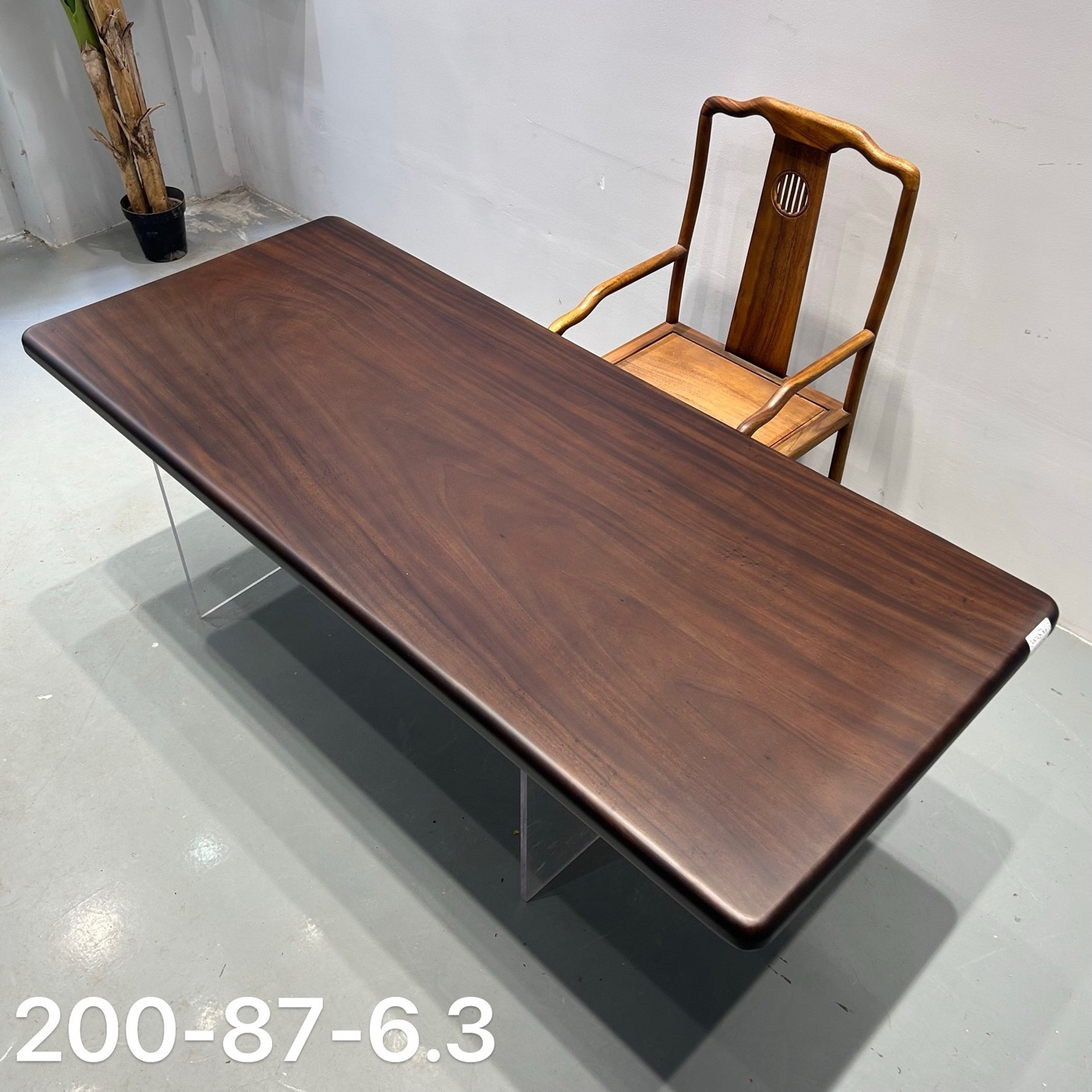 南美胡桃木黑胡桃色尺寸：200-87-6.3