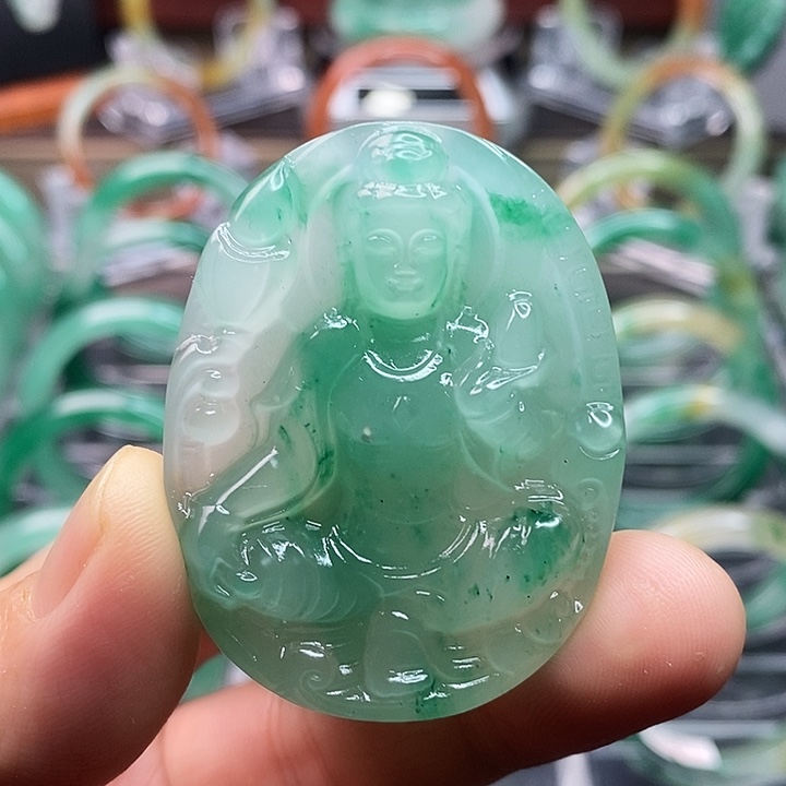 石英质玉颈饰未镶嵌