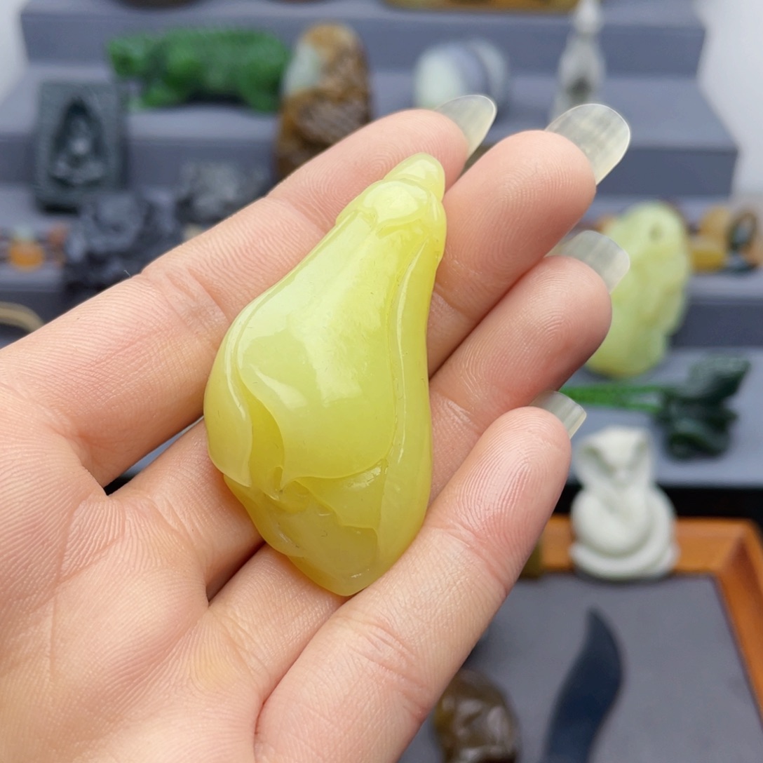 和田玉颈饰未镶嵌慕**杨