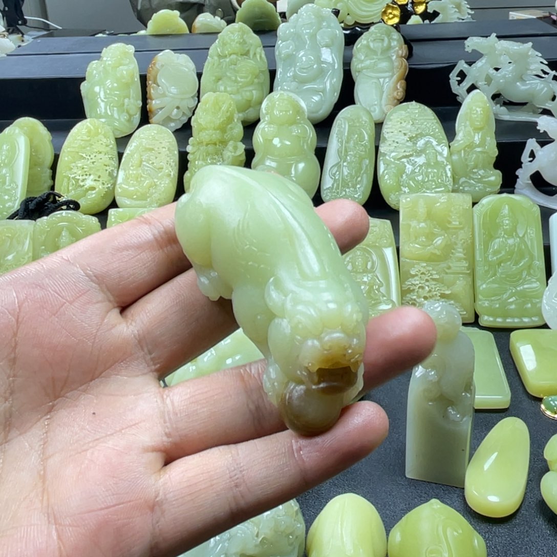 和田玉（黄玉）未镶嵌颈饰