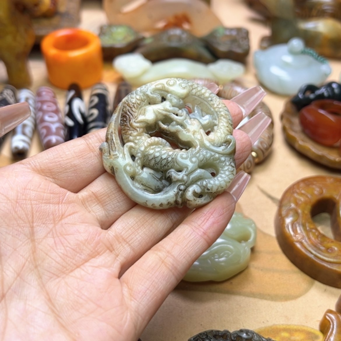 【闪购商品】蛇纹石玉颈饰未镶嵌