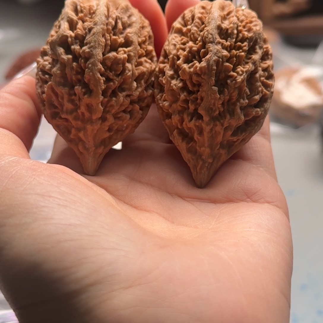 文玩核桃把件关东木子楸百核29花皮