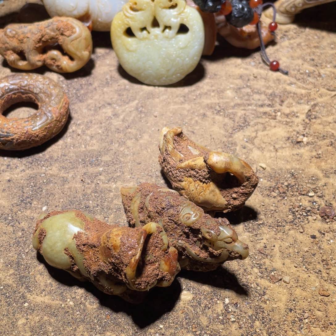 和田玉（糖玉）未镶嵌挂件奇**品