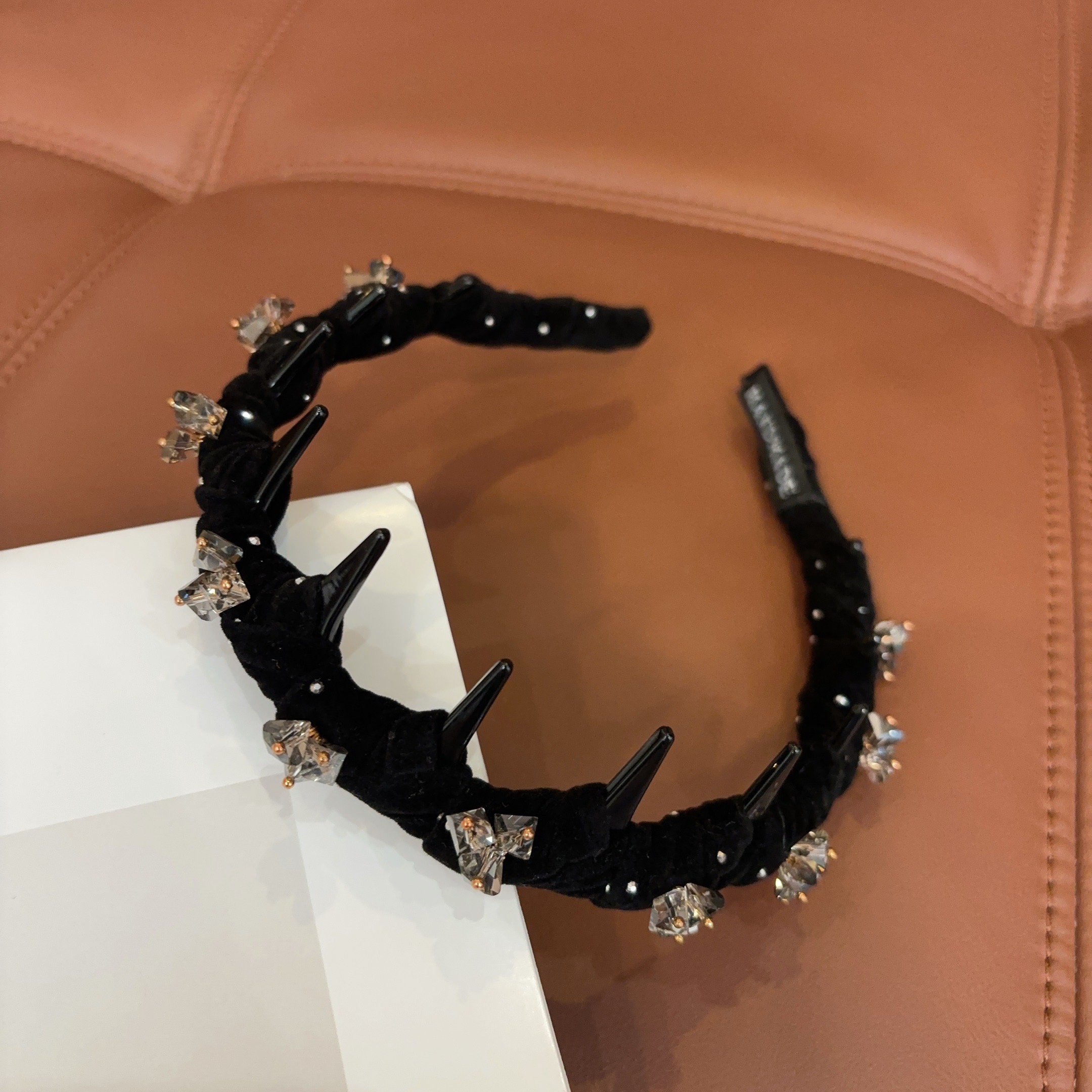 豆豆6 丝绒烫钻水晶树脂的骨架高颅顶发箍-DQ77932