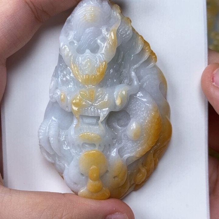 小***烨翡翠未镶嵌颈饰翡翠