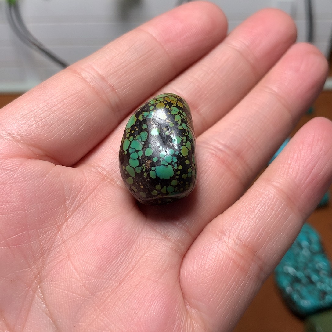 萧***雨绿松石未镶嵌珠宝奇石