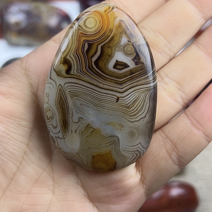 玛瑙/玉髓未镶嵌缠丝玛瑙原石小品石