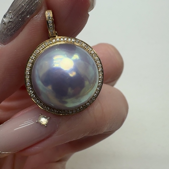 拼合珍珠（马贝珠）颈饰18K金镶嵌