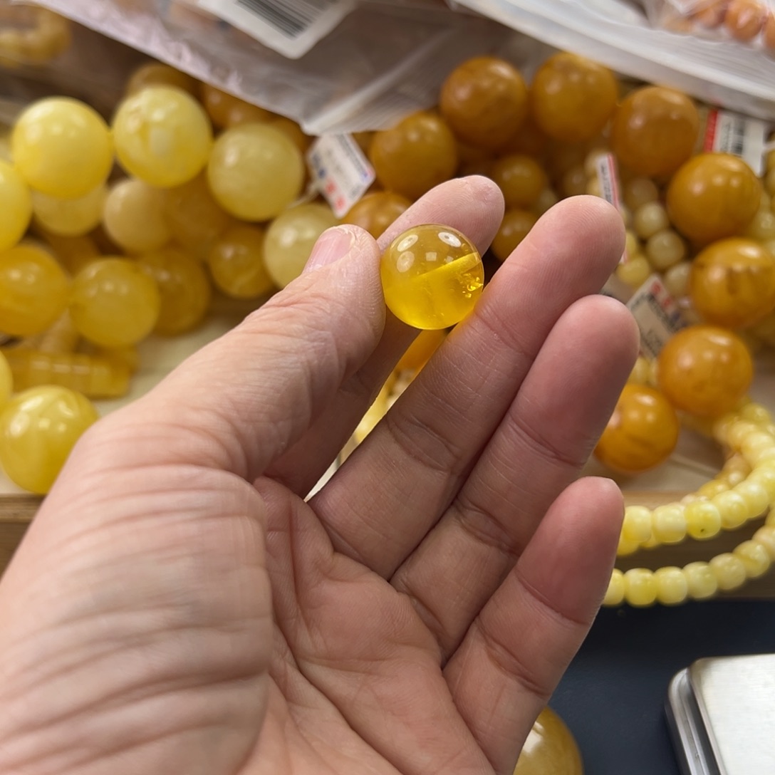 未镶嵌琥珀珠宝奇石