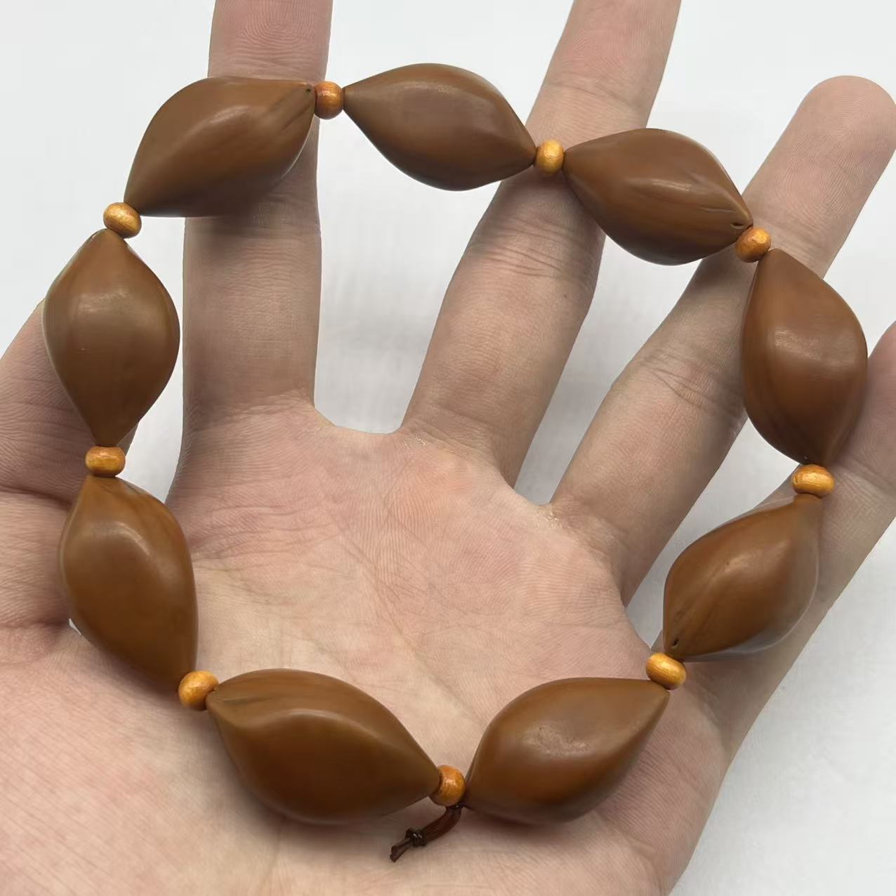 橄榄核雕三角棱单圈随型多样性发无礼盒 578