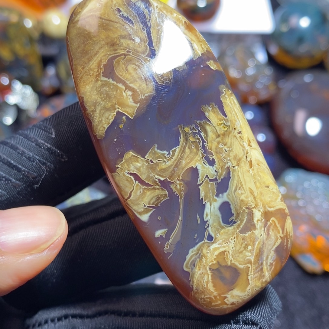 山***人琥珀未镶嵌裸石。。。