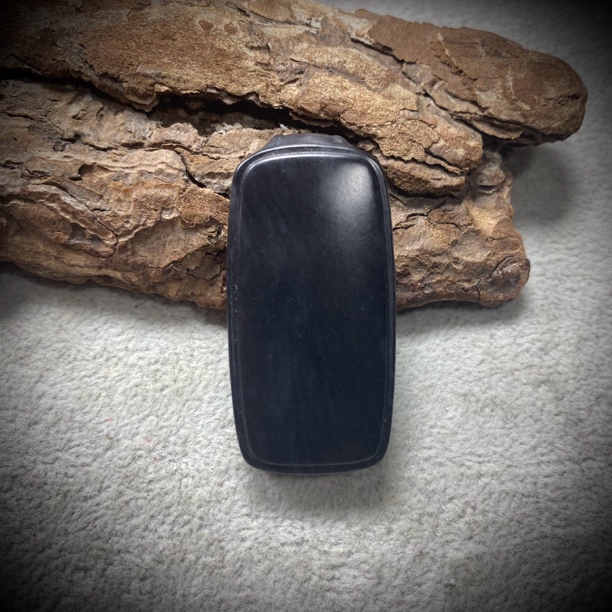 新疆和田玉籽青花聚墨聚黑无事牌墨玉白底【25*50*11.8mm/31.5g】
