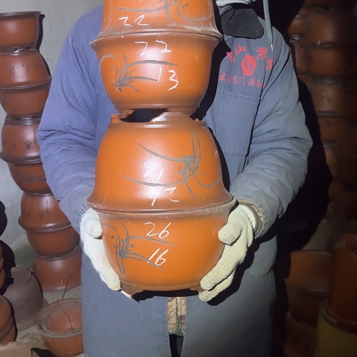 紫砂花盆紫砂花盆也在