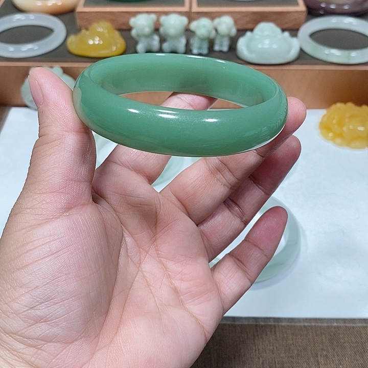 石英质玉手镯未镶嵌阿*