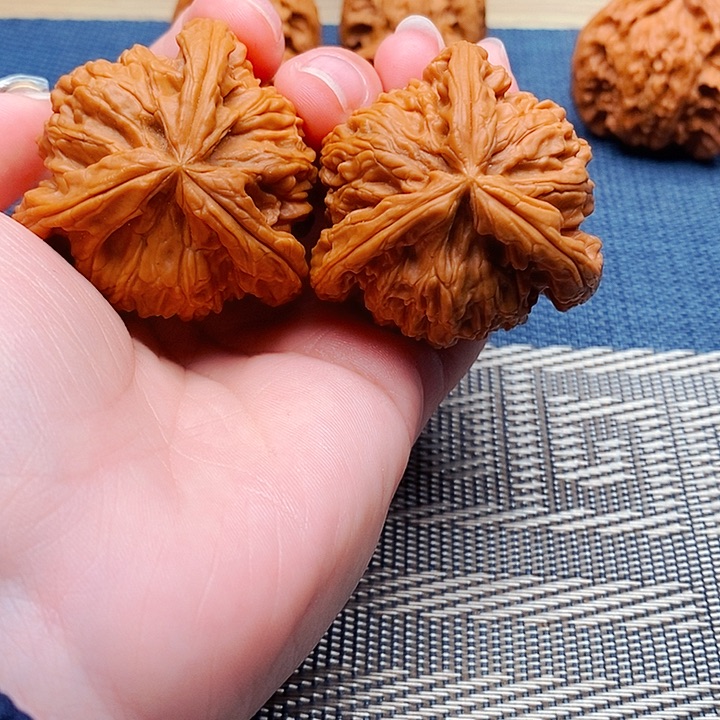 哈***哈吊坠文玩核桃三棱