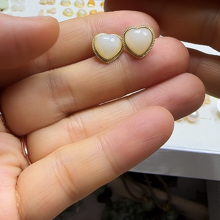 婷***婷和田玉银S925镶嵌耳饰