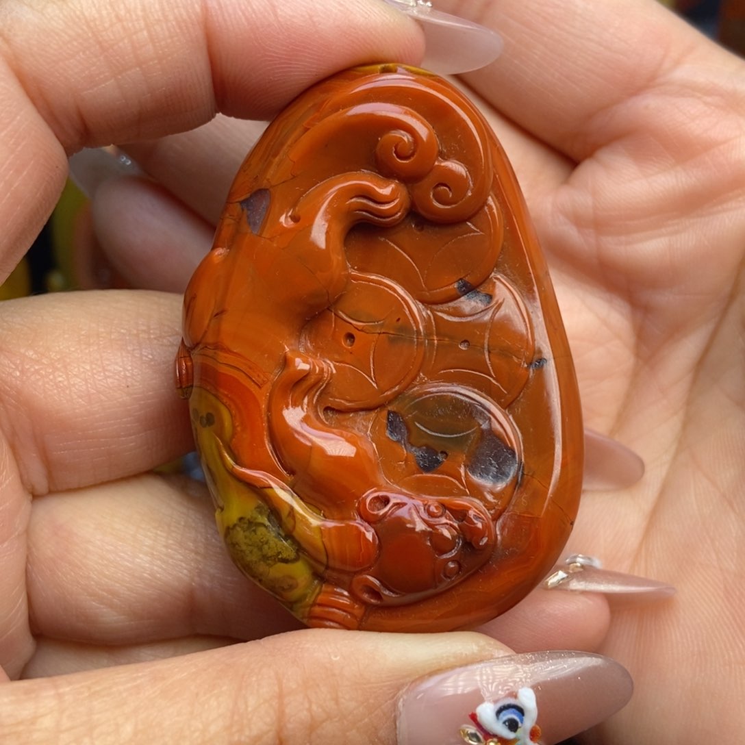 玛瑙/玉髓颈饰未镶嵌战国红