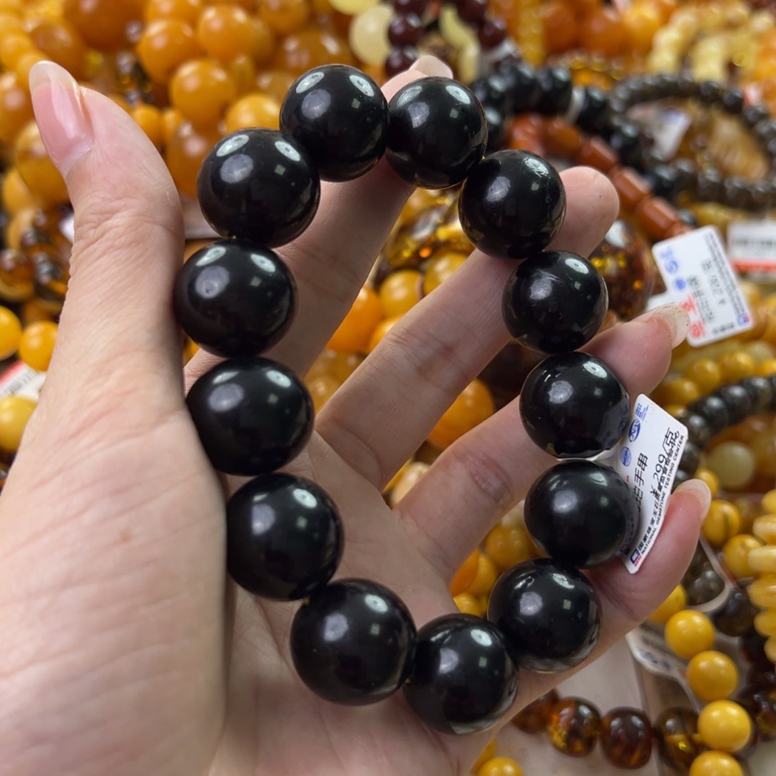 琥珀珠宝奇石未镶嵌