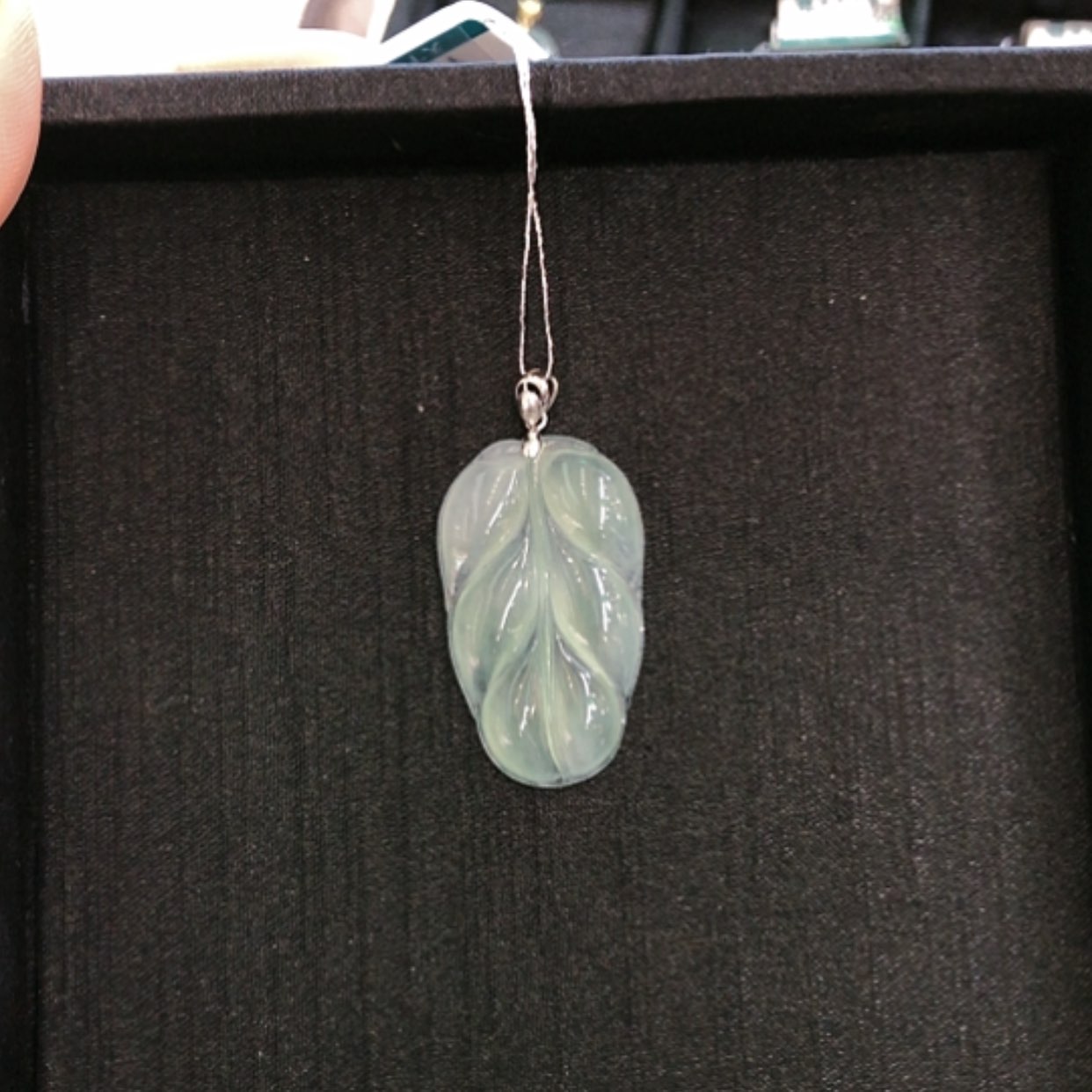 【闪购商品】翡翠18K金镶嵌颈饰树叶