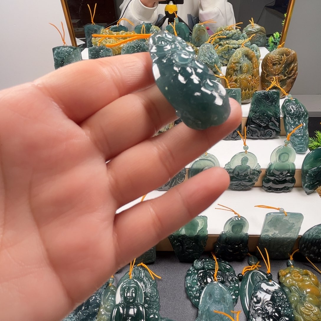 翡翠未镶嵌吊坠(不含链)纯天然A货翡翠吊坠666