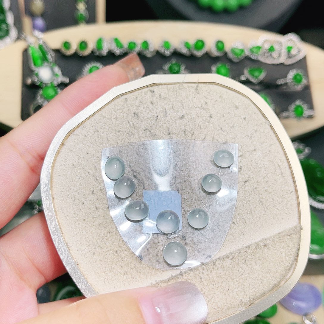 安***）翡翠未镶嵌吊坠(不含链)裸石