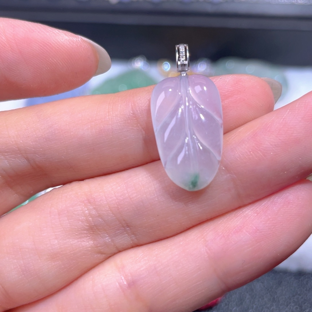 颈饰18K金镶嵌翡翠翡翠