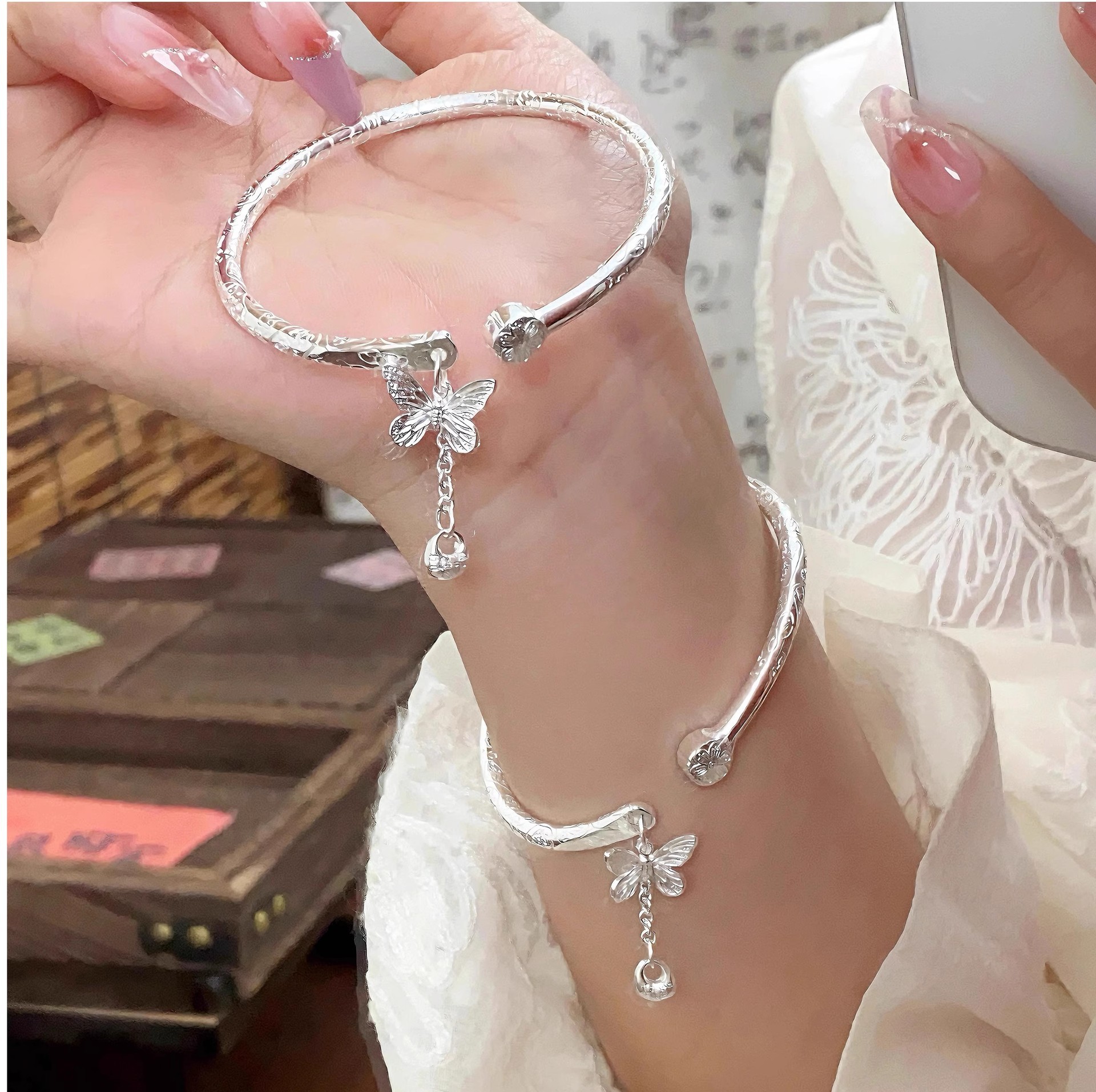 吉言蝴蝶女新国朝复古福袋吊牌开口手镯