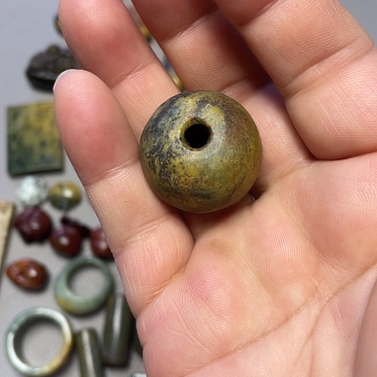 k***u岫岩河磨玉（透闪石质玉）未镶嵌挂件