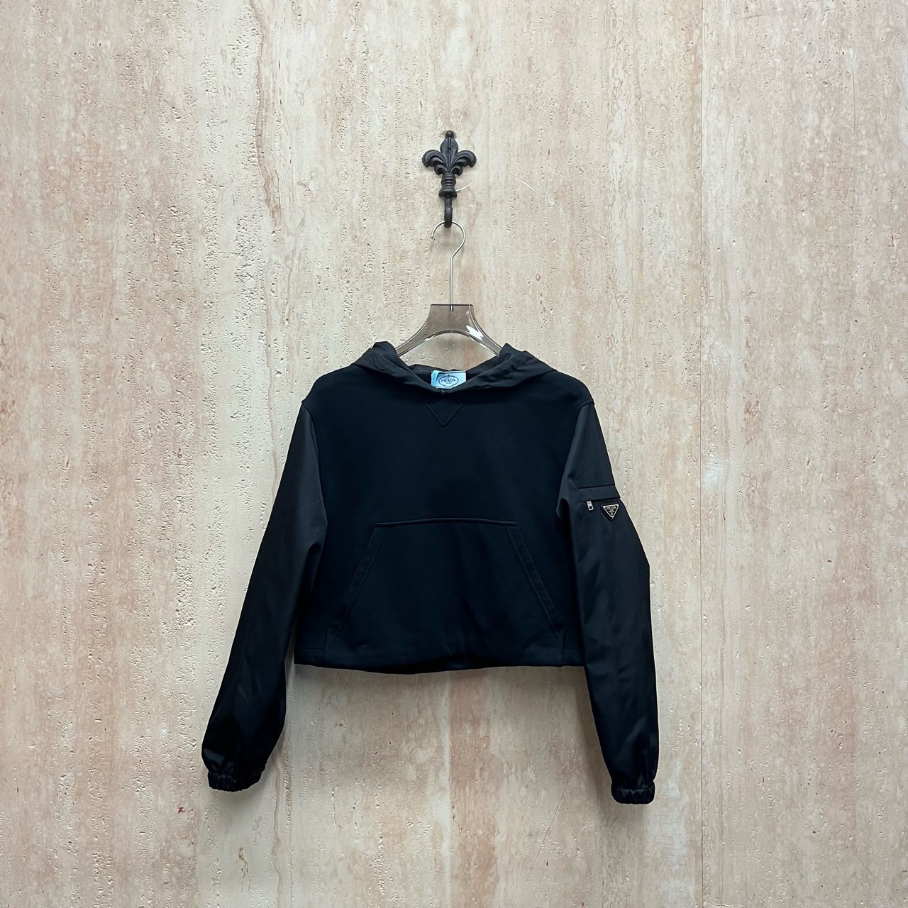 99新 Prada/普拉达 Prada 黑色三角标尼龙拼接帽衫/s码/36200