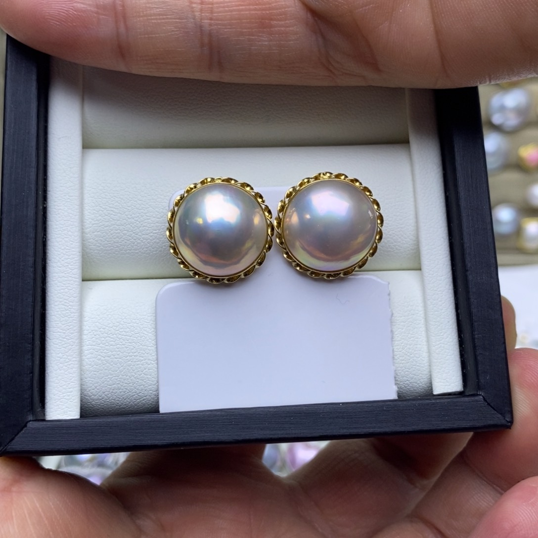 拼合珍珠（马贝珠）耳饰18K金镶嵌