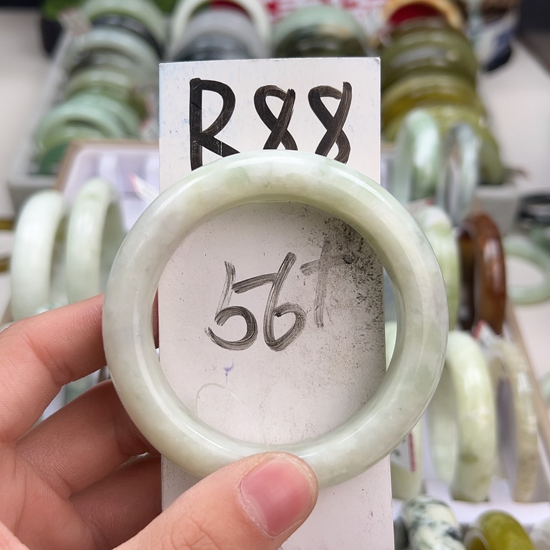 岫玉手镯未镶嵌天然岫玉