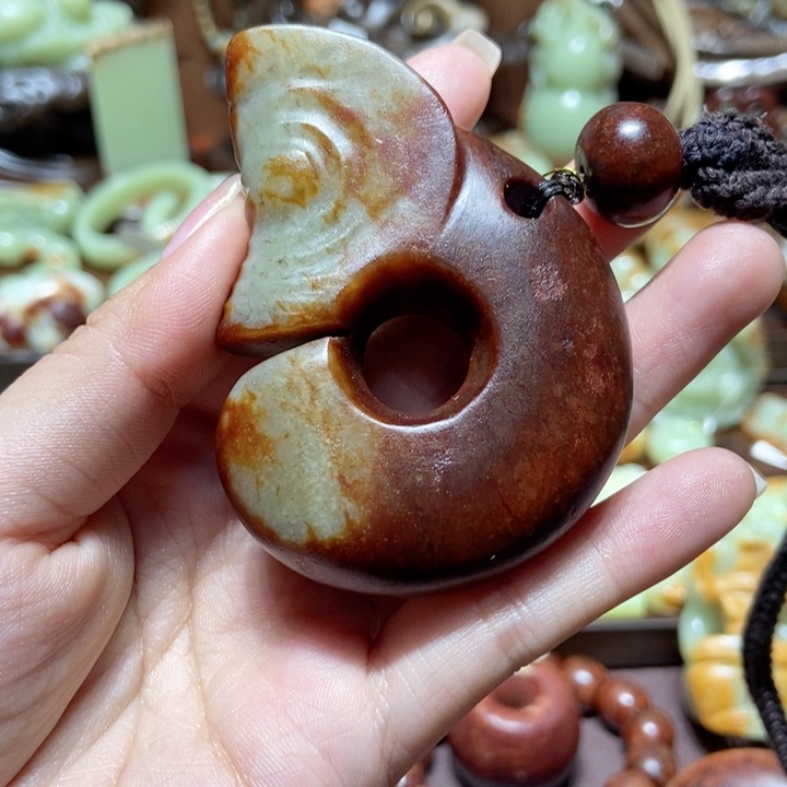 岫岩河磨玉（透闪石质玉）把件未镶嵌铭*