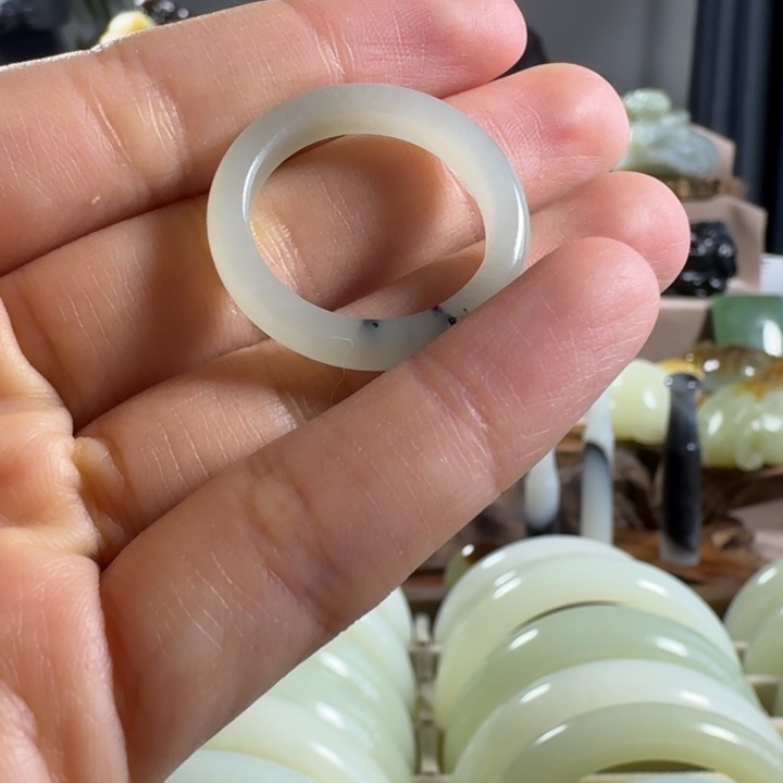 和田玉（糖玉）未镶嵌挂件